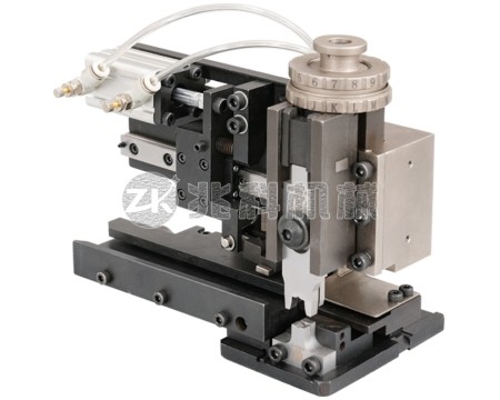 气动送料麦拉带端子压接器